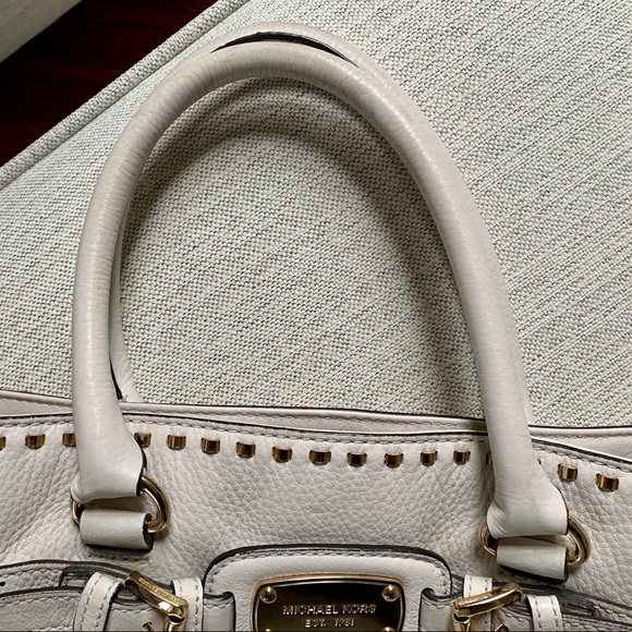 Michael Kors Leather Hand/shoulder bag- like new - Picture 3 of 7